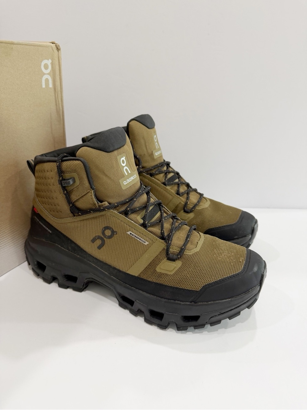 On Running Cloudrock Mid Waterproof Men’s Hiking Boots